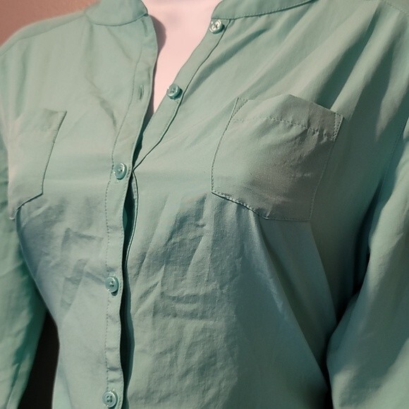 Van Heusen Studio Seafoam Green Button Up Blouse Size XS - Picture 2 of 4
